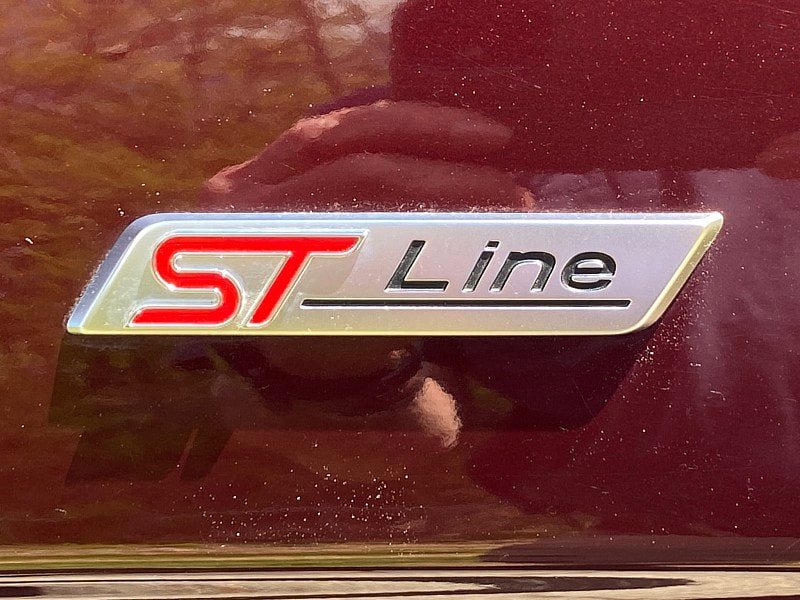Used 2022 Ford Edge ST-Line w/ Class II Trailer Tow Package AWD/4WD image 11