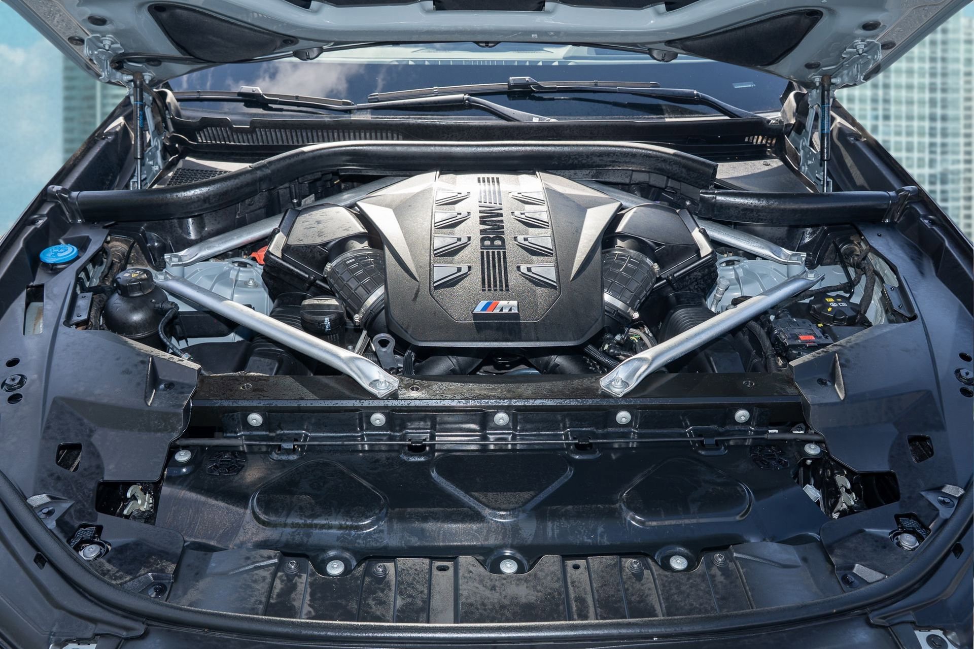 Used 2024 BMW X6 M60i w/ Dynamic Handling Package image 38