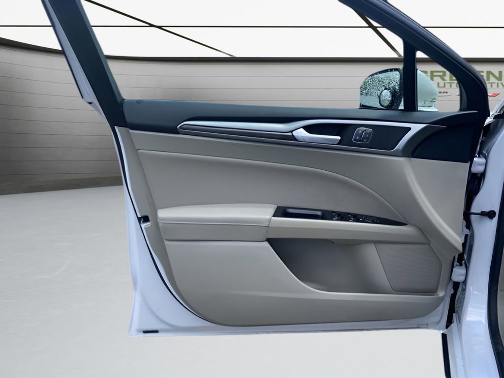 Used 2019 Ford Fusion SEL image 21