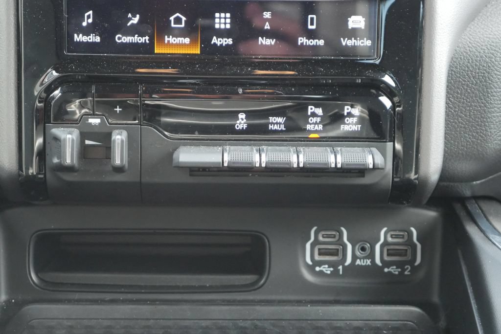Used 2024 RAM 1500 Big Horn AWD/4WD image 23