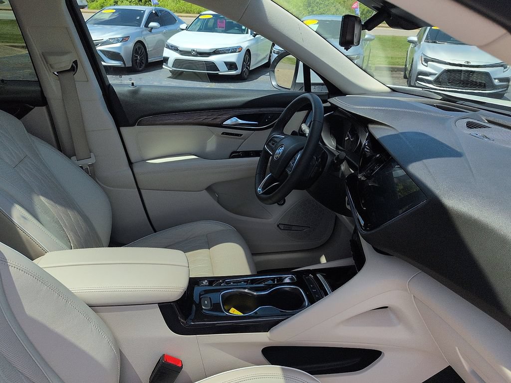 Used 2021 Buick Envision Avenir w/ Technology Package II FWD image 7