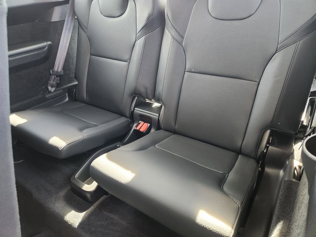 Used 2021 Volvo XC90 T6 Momentum w/ Climate Package image 18