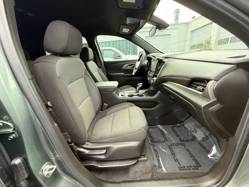 Used 2023 Chevrolet Traverse LT FWD image 27