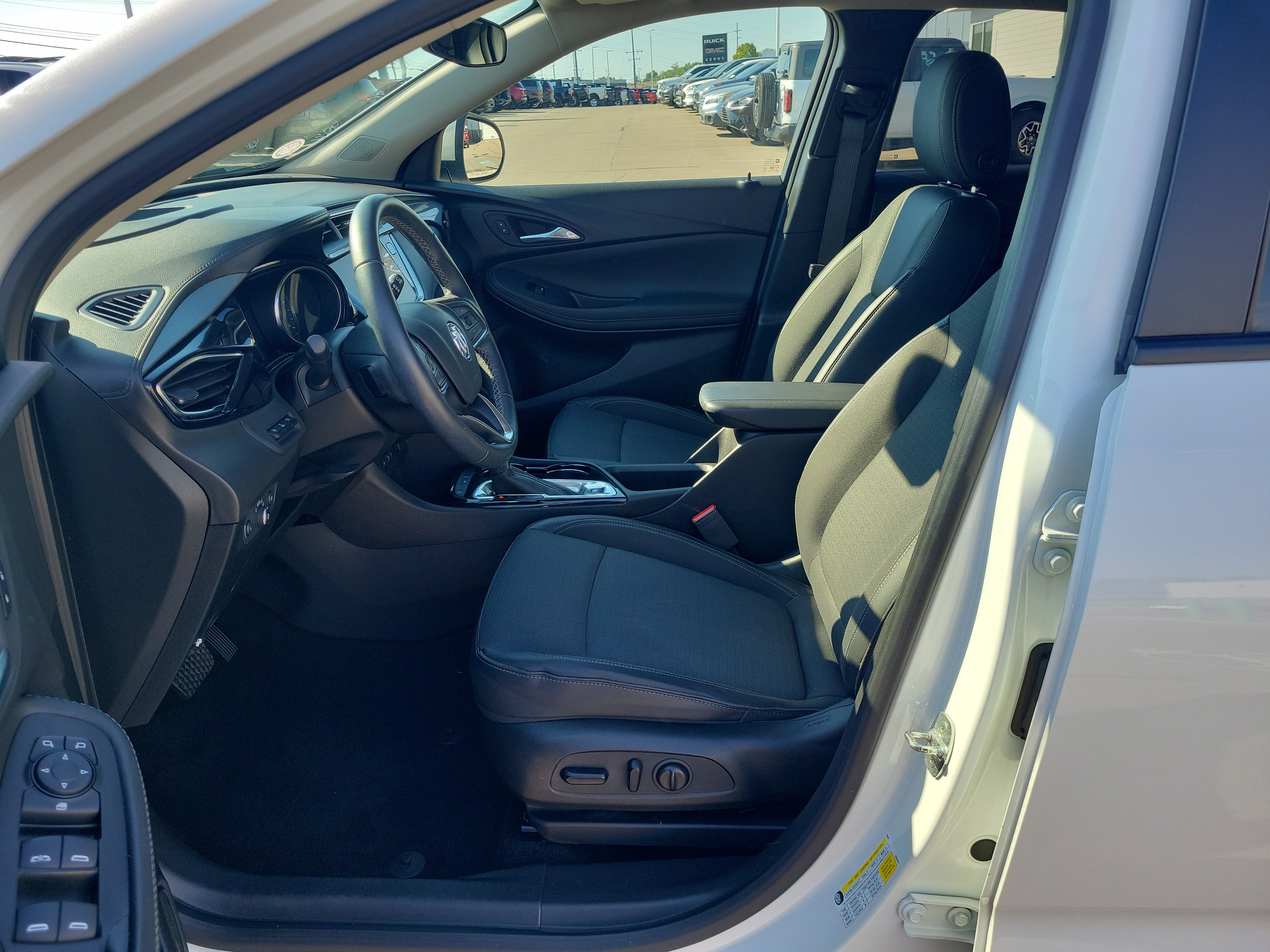 Used 2021 Buick Encore GX Select w/ Advanced Technology Package FWD image 16