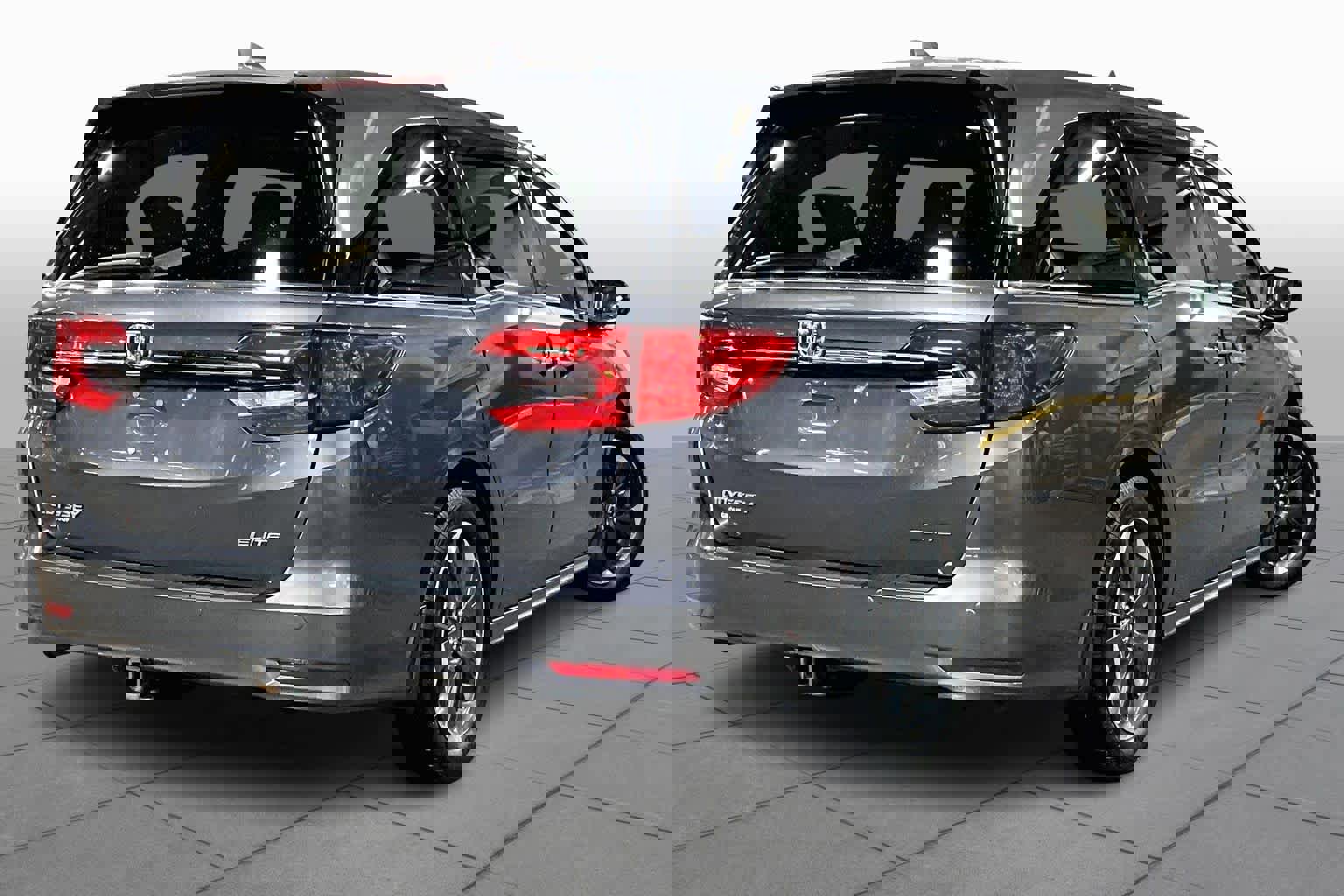 Used 2023 Honda Odyssey Elite image 12