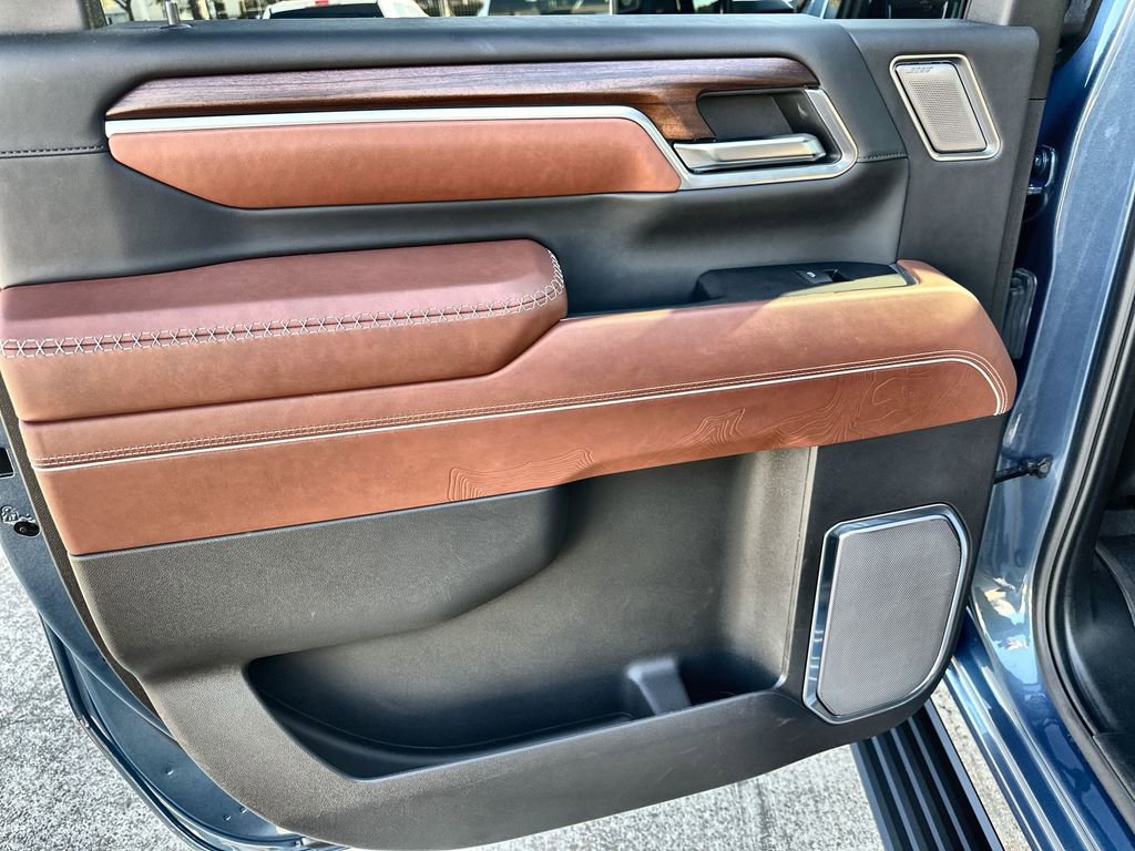 Used 2025 GMC Sierra 2500 Denali Ultimate image 15