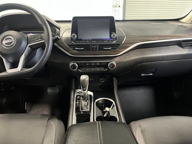 Used 2024 Nissan Altima 2.5 SV FWD image 21