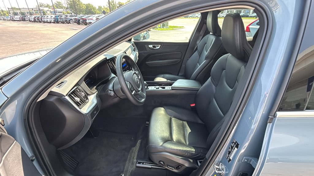 Certified 2023 Volvo XC60 B5 Core w/ Climate Package AWD/4WD image 24