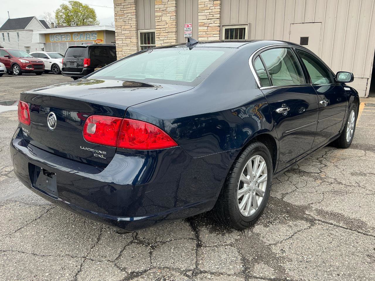 Used 2009 Buick Lucerne CXL FWD image 3
