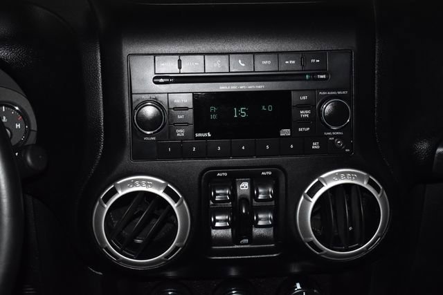 Used 2017 Jeep Wrangler Unlimited Sahara w/ Max Tow Package image 15