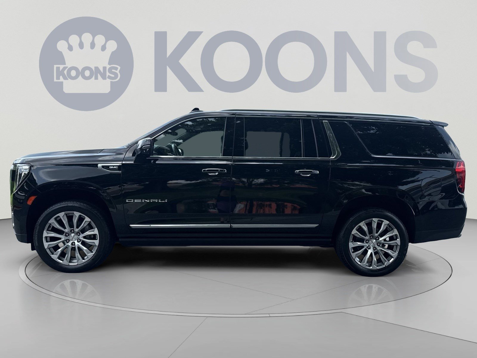 Used 2024 GMC Yukon XL Denali w/ Denali Reserve Package AWD/4WD image 2