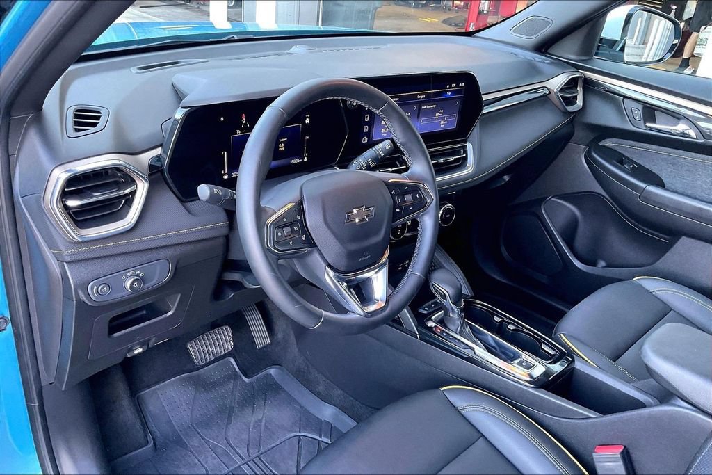 Used 2025 Chevrolet TrailBlazer ACTIV w/ Convenience Package FWD image 14
