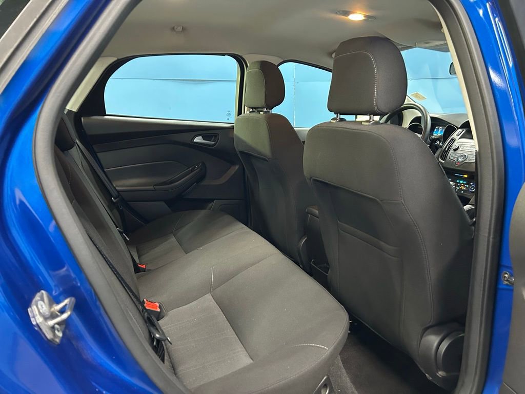 Used 2018 Ford Focus SE w/ SE Appearance Package image 65