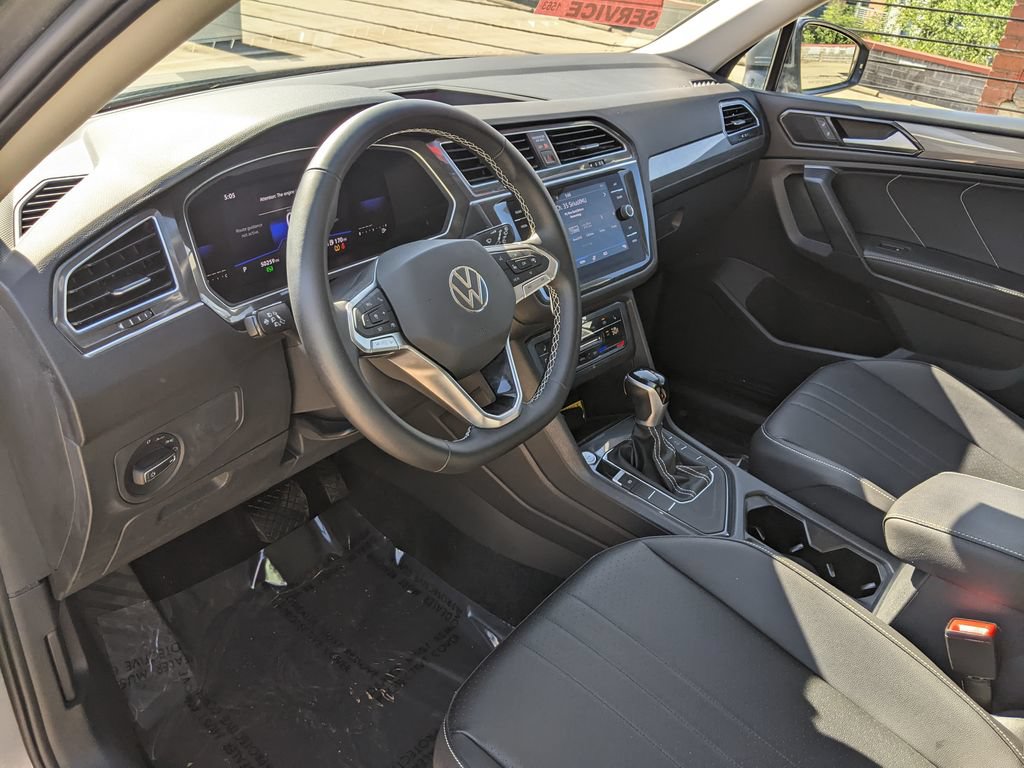 Certified 2023 Volkswagen Tiguan SE FWD image 8