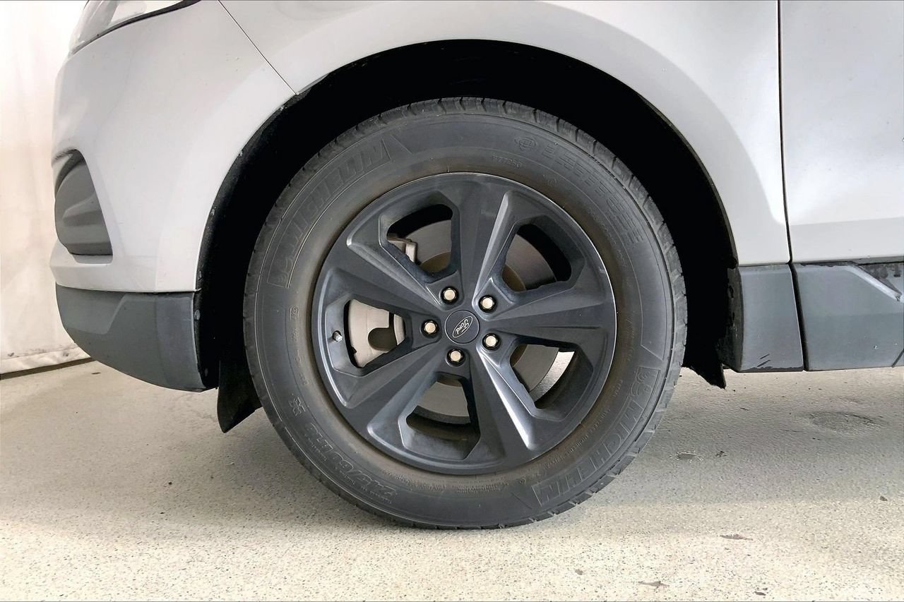 Used 2023 Ford Edge SE AWD/4WD image 6