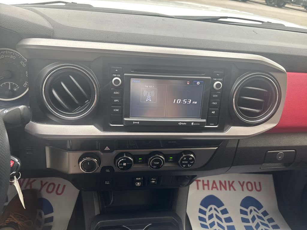 Used 2018 Toyota Tacoma SR5 AWD/4WD image 22