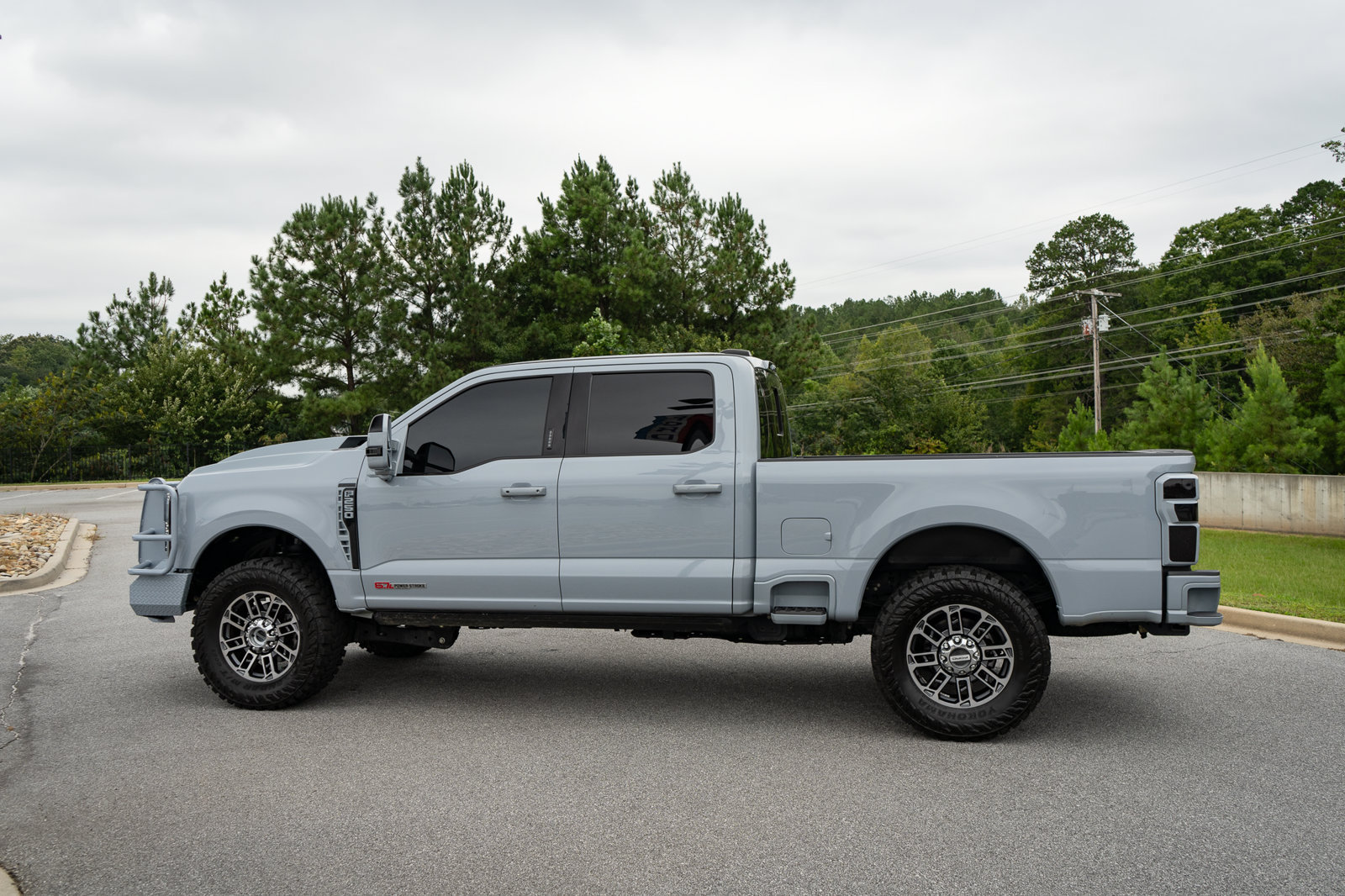 Used 2024 Ford F250 Platinum AWD/4WD image 3