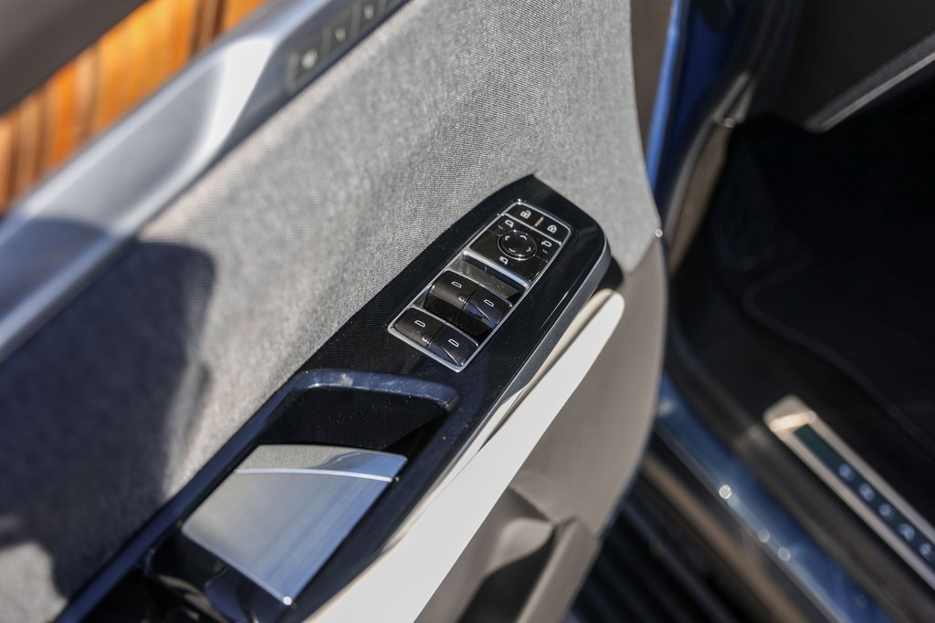 Certified 2025 Cadillac Escalade Sport Platinum w/ LPO, ONYX Package image 22