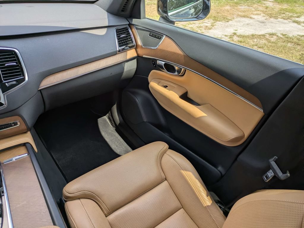 Used 2017 Volvo XC90 T6 Inscription w/ Vision Package AWD/4WD image 17