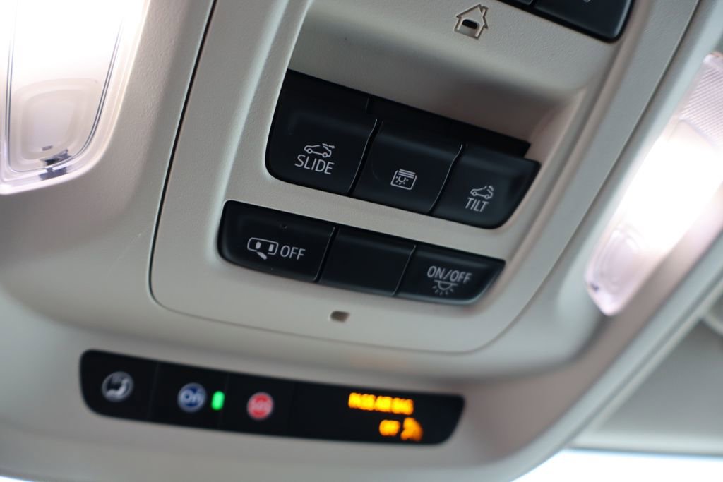 Used 2023 Buick Envision Avenir image 28