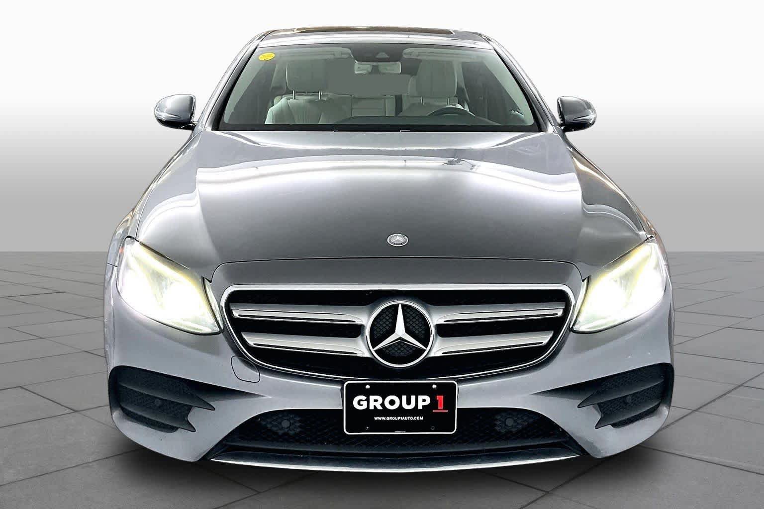 Certified 2017 Mercedes-Benz E 300 4MATIC image 4