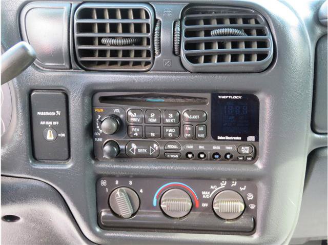 Used 2001 Chevrolet S10 Pickup LS w/ Preferred Equipment Group RWD image 7