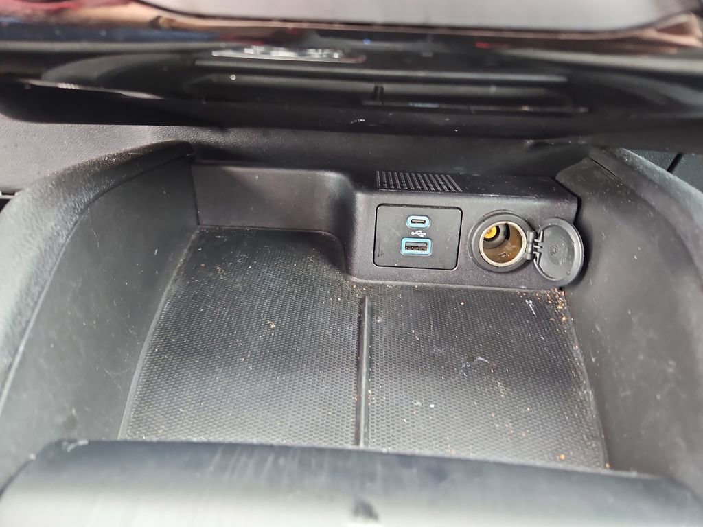 Used 2022 Ford Escape SE image 20