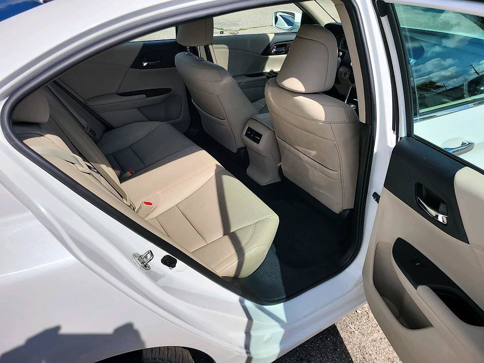 Used 2017 Honda Accord EX-L image 42