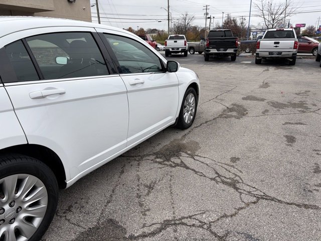 Used 2014 Chrysler 200 LX image 8
