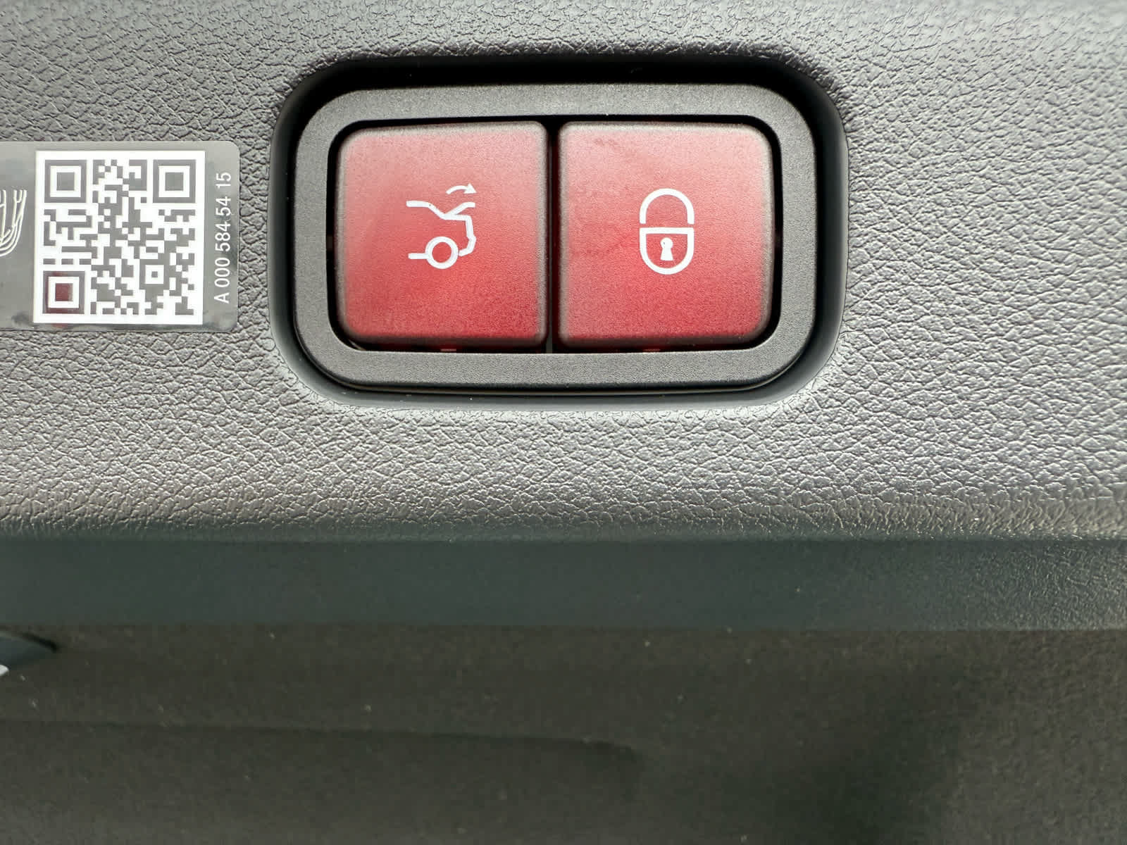 Used 2026 Mercedes-Benz E 350 4MATIC Sedan image 37