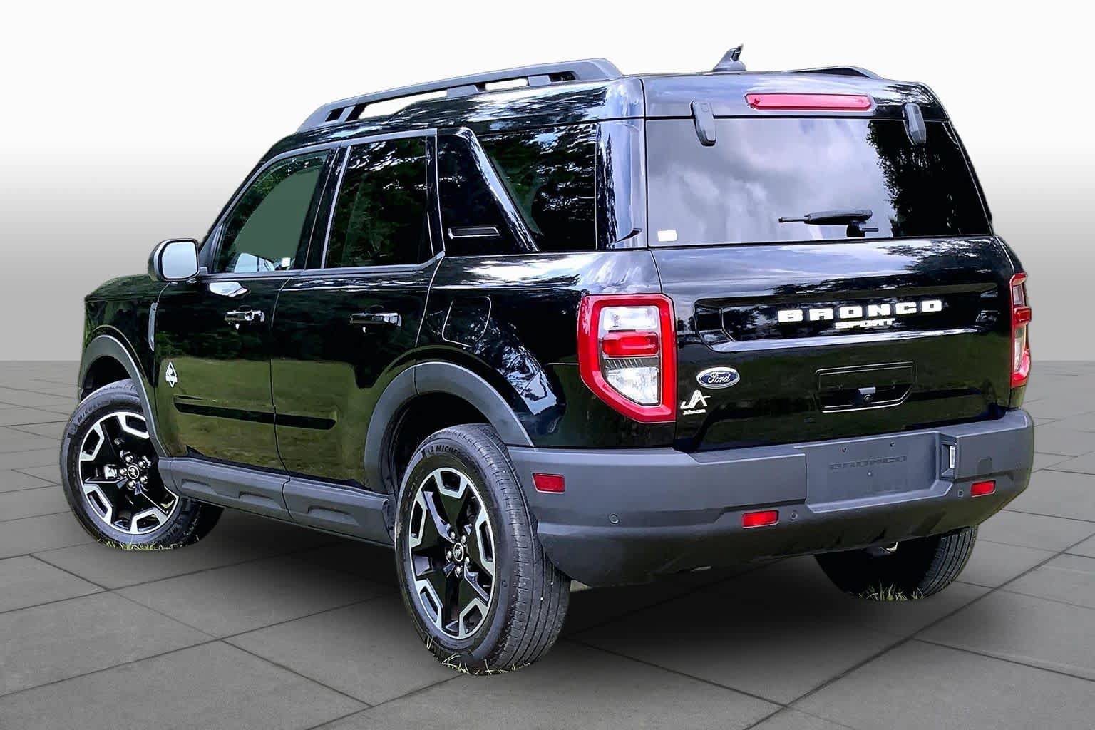 Used 2024 Ford Bronco Sport Outer Banks w/ Tech Package AWD/4WD image 12