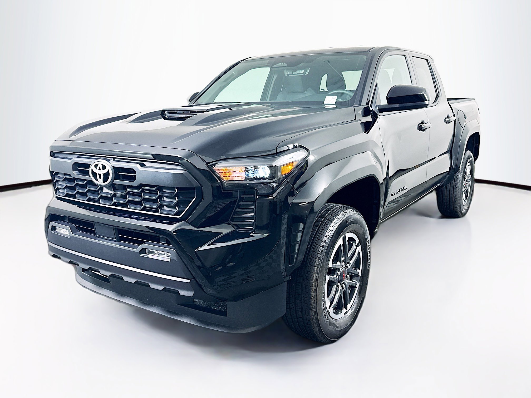 Used 2025 Toyota Tacoma TRD Sport image 3