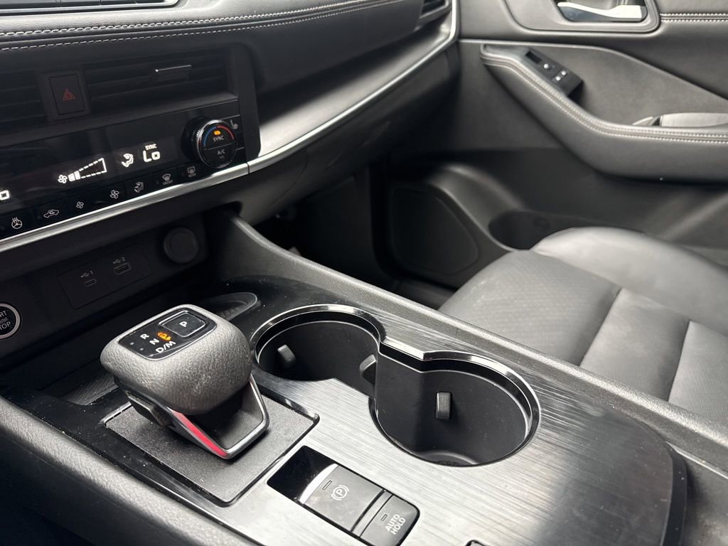 Used 2023 Nissan Rogue SV w/ SV Premium B Package image 37