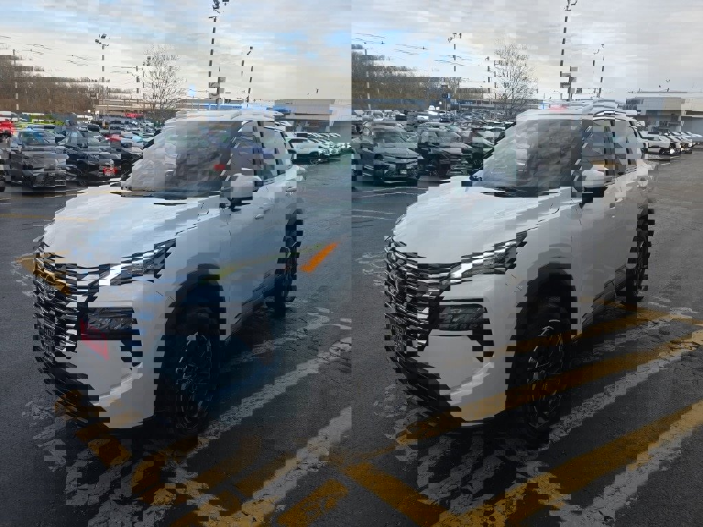 Certified 2026 Nissan Rogue SV w/ SV Premium Package image 9