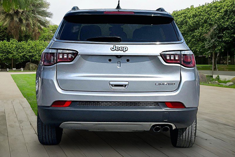 Used 2019 Jeep Compass Limited FWD image 3