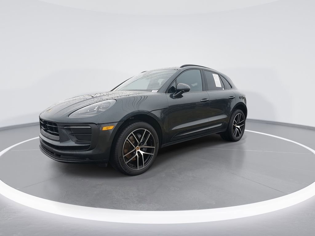 Used 2022 Porsche Macan AWD/4WD image 4