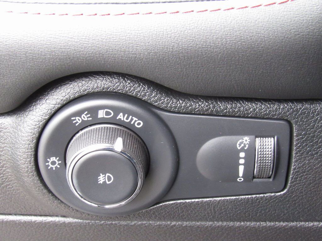 Used 2023 Dodge Durango Citadel image 40