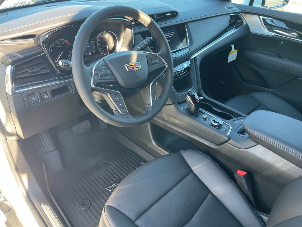 New 2025 Cadillac XT5 Premium Luxury w/ LPO, Floor Liner Package image 5