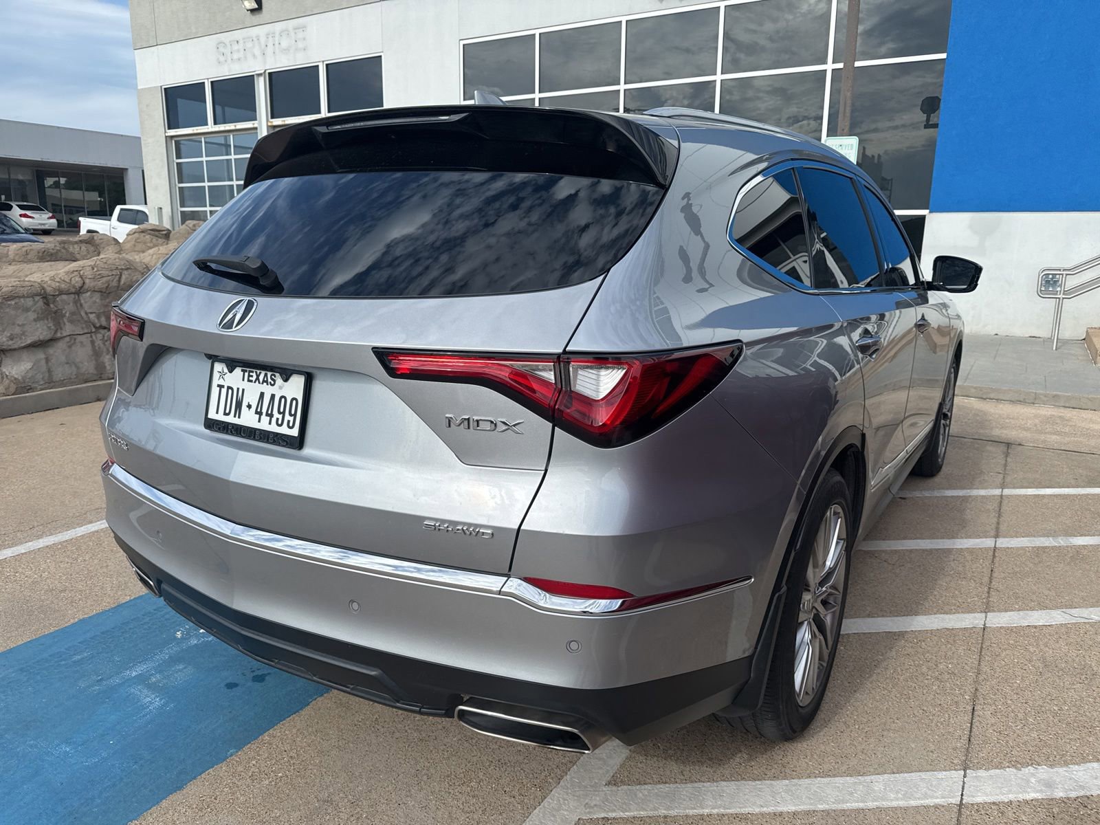 Used 2023 Acura MDX SH-AWD w/ Advance Package image 5