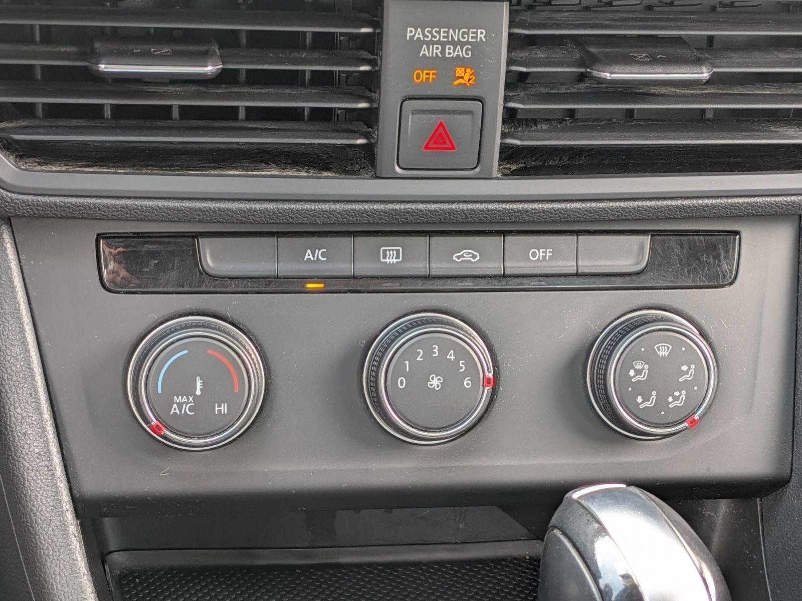 Used 2019 Volkswagen Jetta SE FWD image 13