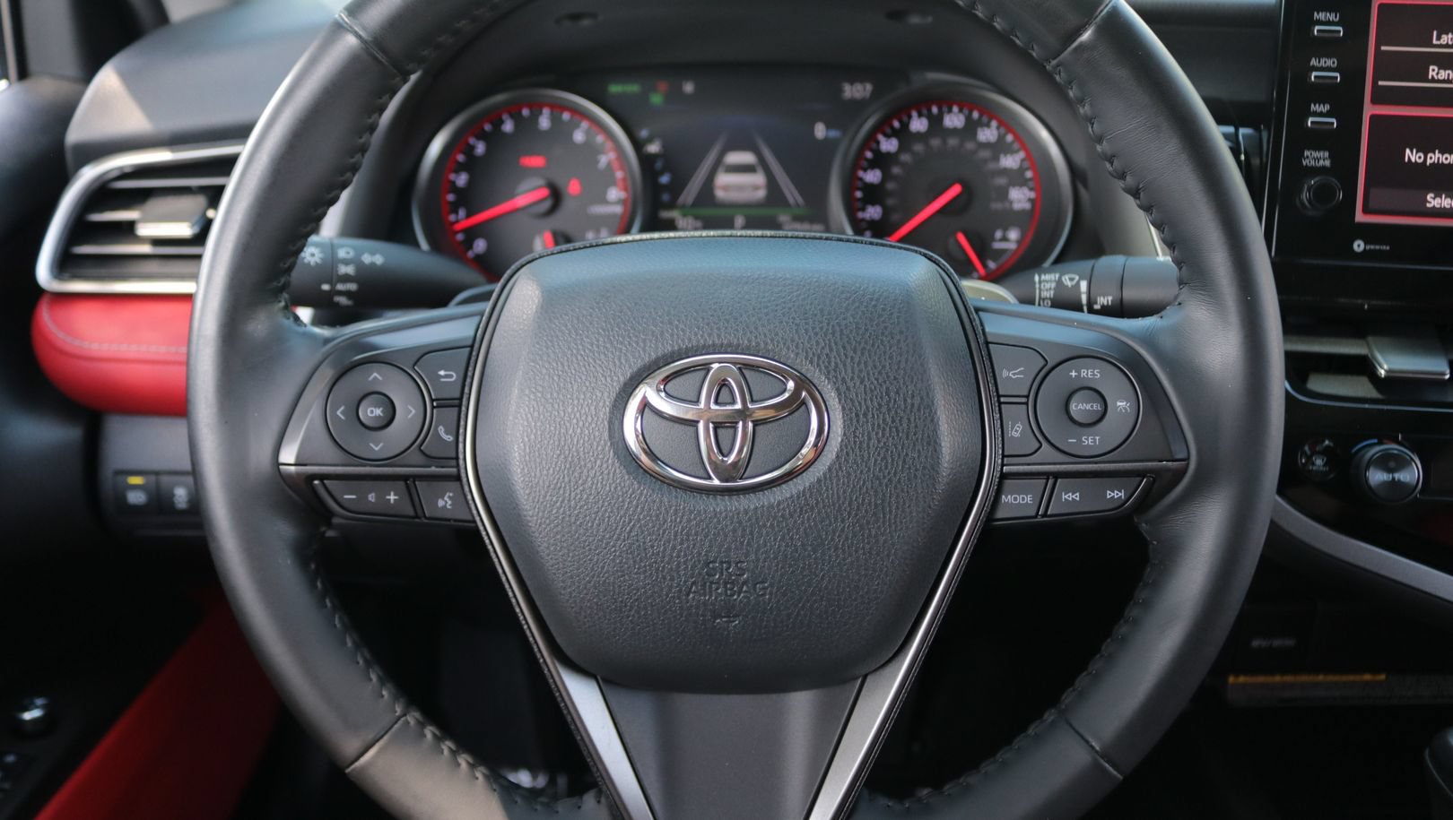 Used 2021 Toyota Camry XSE FWD image 18