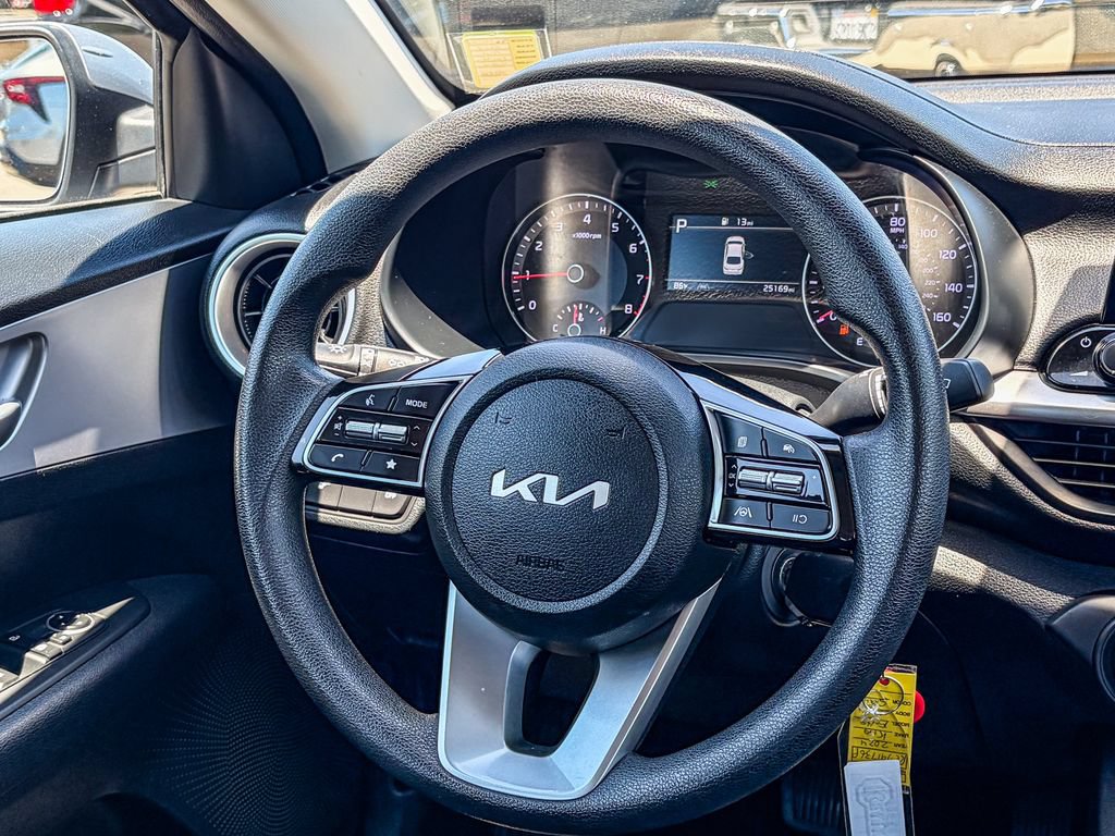Used 2024 Kia Forte LXS w/ LXS Technology Package FWD image 17