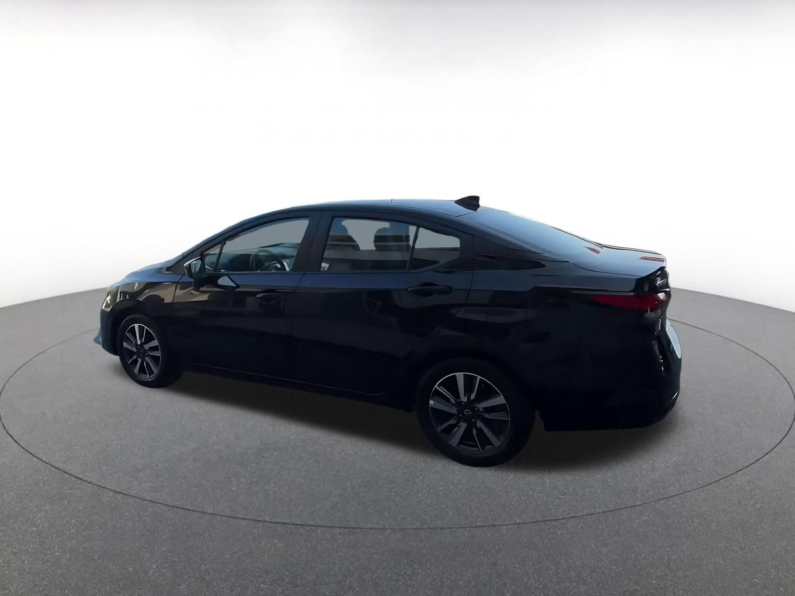 Used 2025 Nissan Versa SV FWD image 10