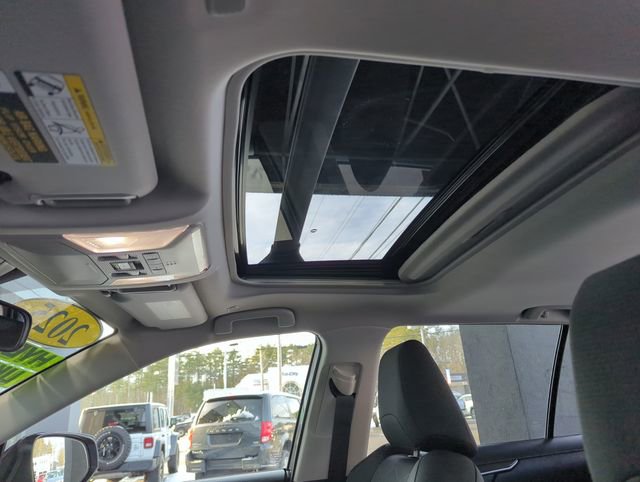 Used 2025 Toyota RAV4 XLE image 24