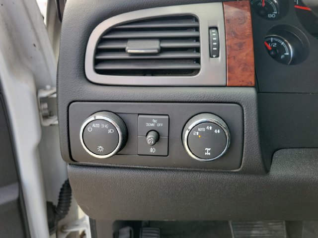 Used 2012 Chevrolet Avalanche LT w/ All-Star Edition AWD/4WD image 9