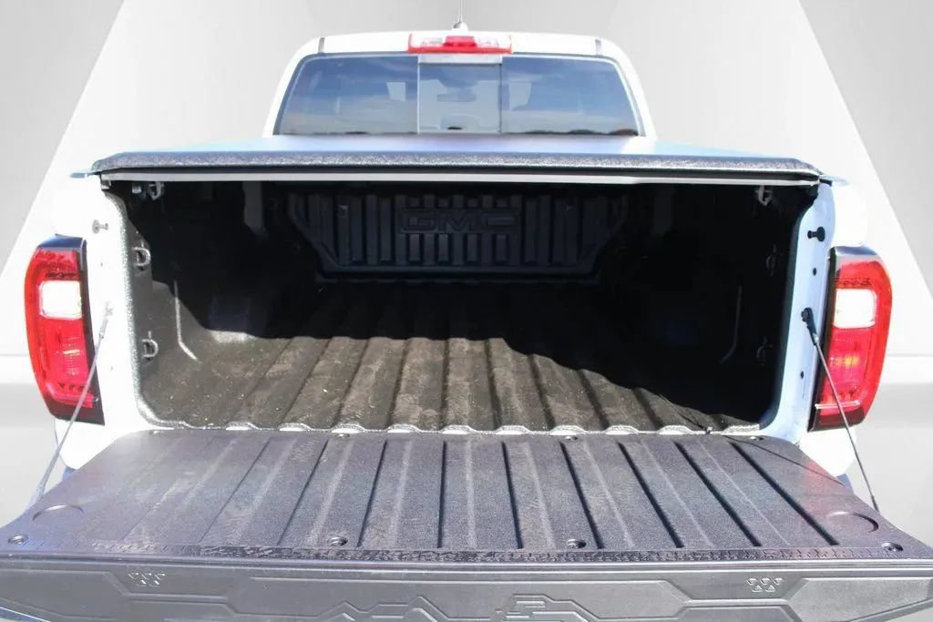 New 2026 GMC Canyon Elevation RWD image 32