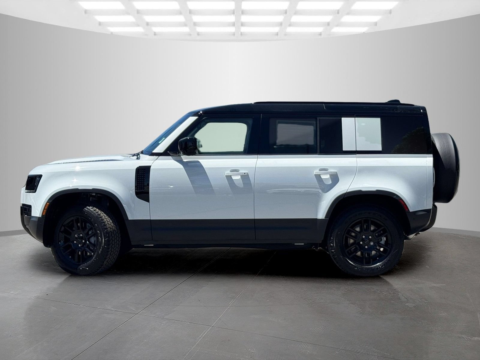 New 2026 Land Rover Defender 110 S AWD/4WD image 8