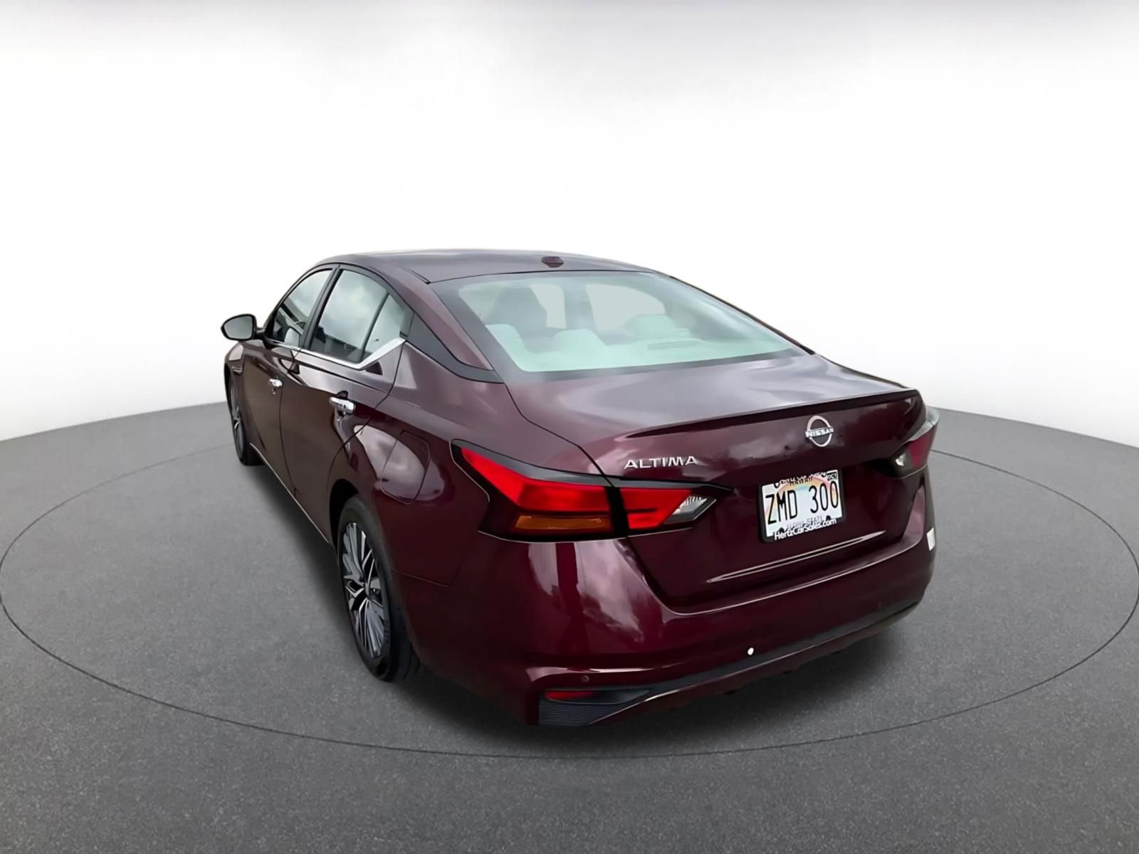 Used 2025 Nissan Altima 2.5 SV image 10