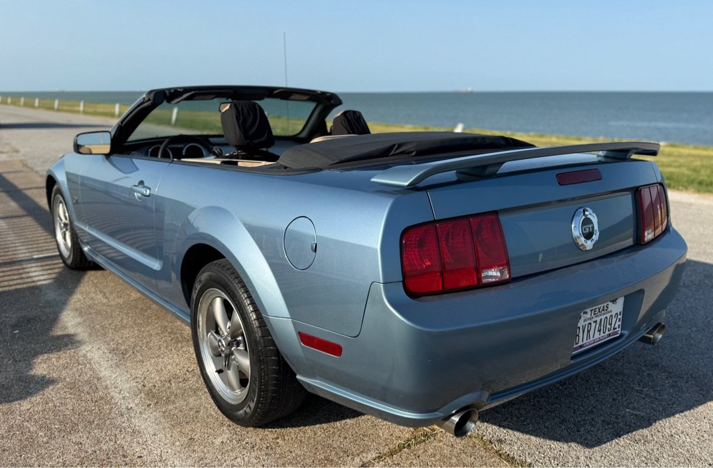Used 2006 Ford Mustang GT RWD image 7