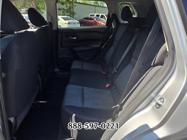 Used 2024 Nissan Rogue SV FWD image 11